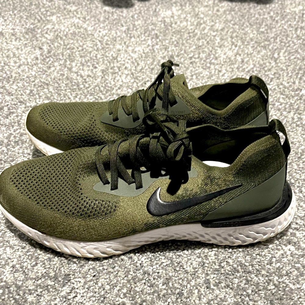 Nike Epic React Size 10 - image 1
